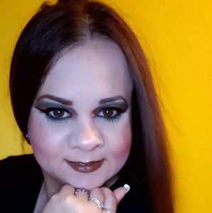 Meet your Posher, Gina linnette